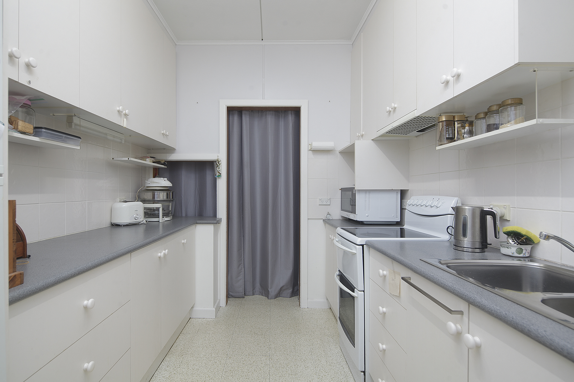 28 Bruce Street, Dandenong VIC, Dandenong - Thumbnail 2