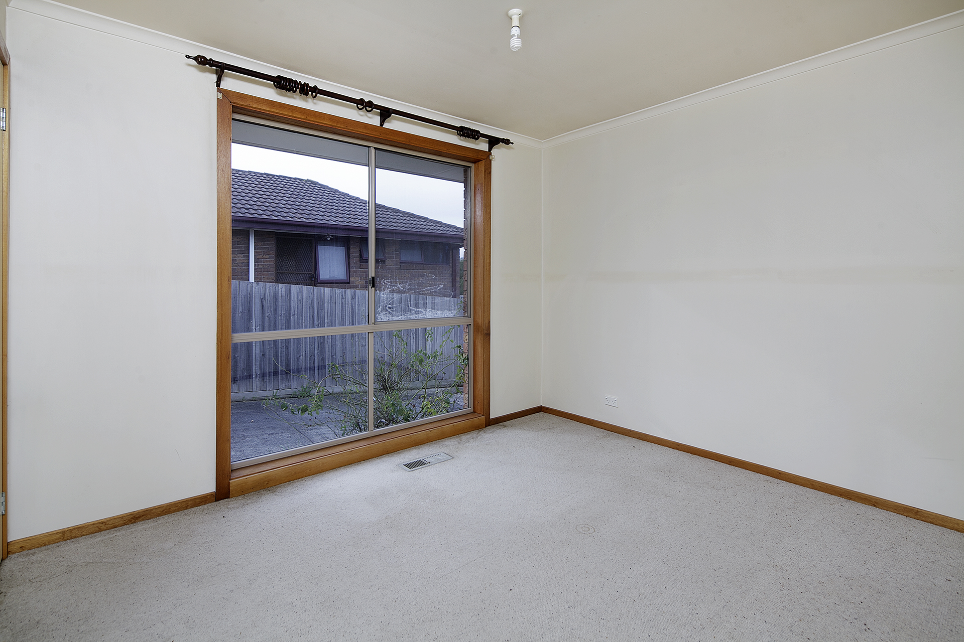 1/104 Ross Street, Dandenong VIC, Dandenong - Thumbnail 3