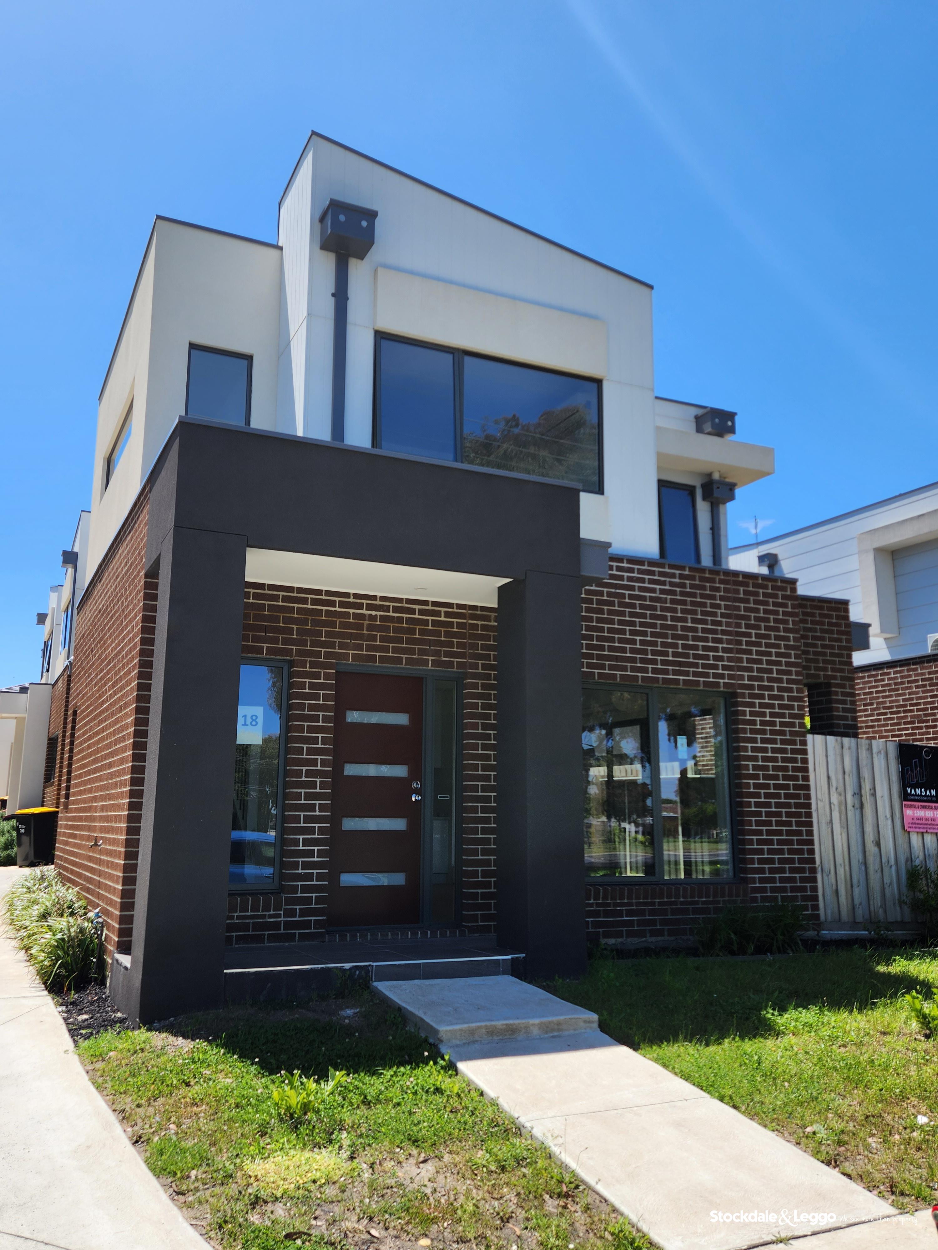 5 Hamilton Place, Mount Waverley, VIC, 3149, Springvale - Thumbnail 2