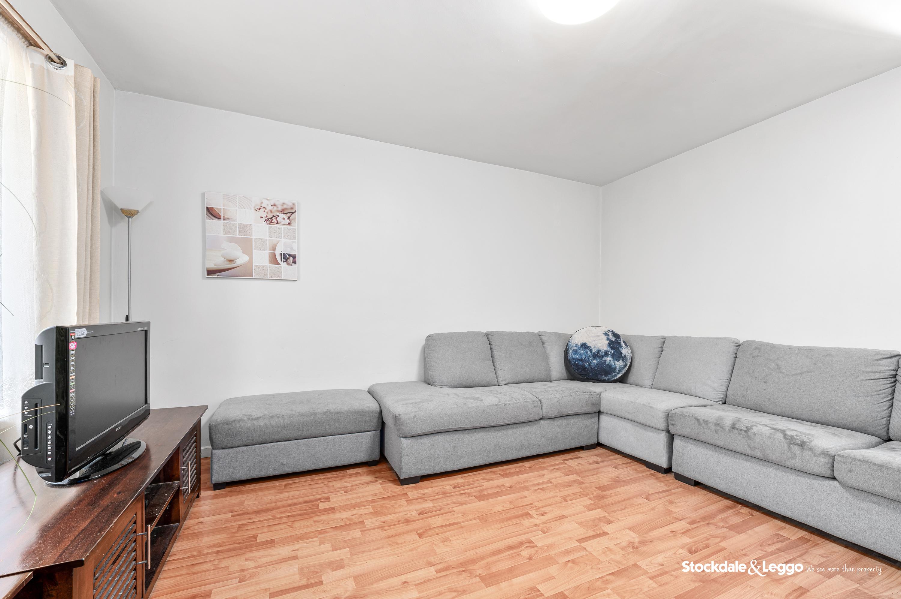 2/16 Stud Road, Dandenong VIC, Dandenong - Thumbnail 2