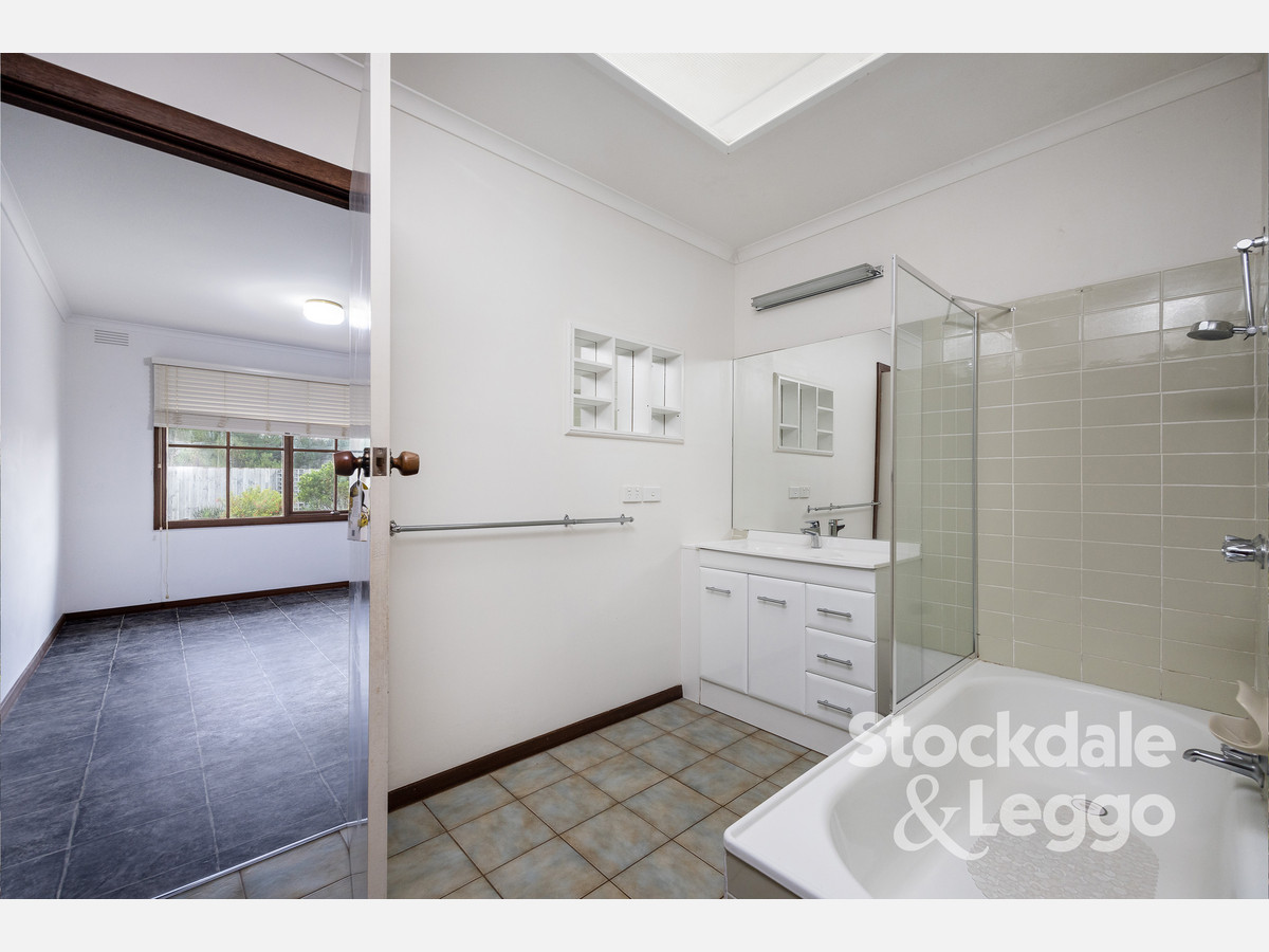 1 / 9 Shirlow Avenue, Rye VIC 3941, Rye - Thumbnail 7
