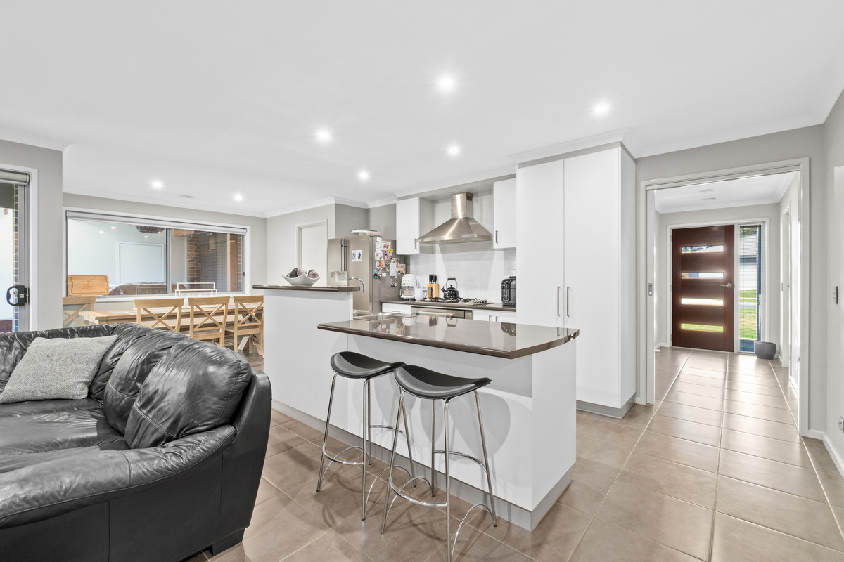 27 Greythorn Road, Traralgon VIC 3844, Traralgon - Thumbnail 3