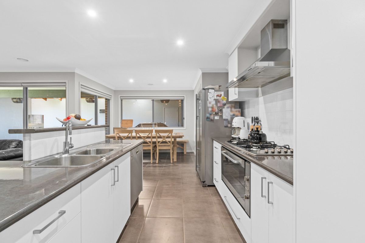 27 Greythorn Road, Traralgon VIC 3844, Traralgon - Thumbnail 5
