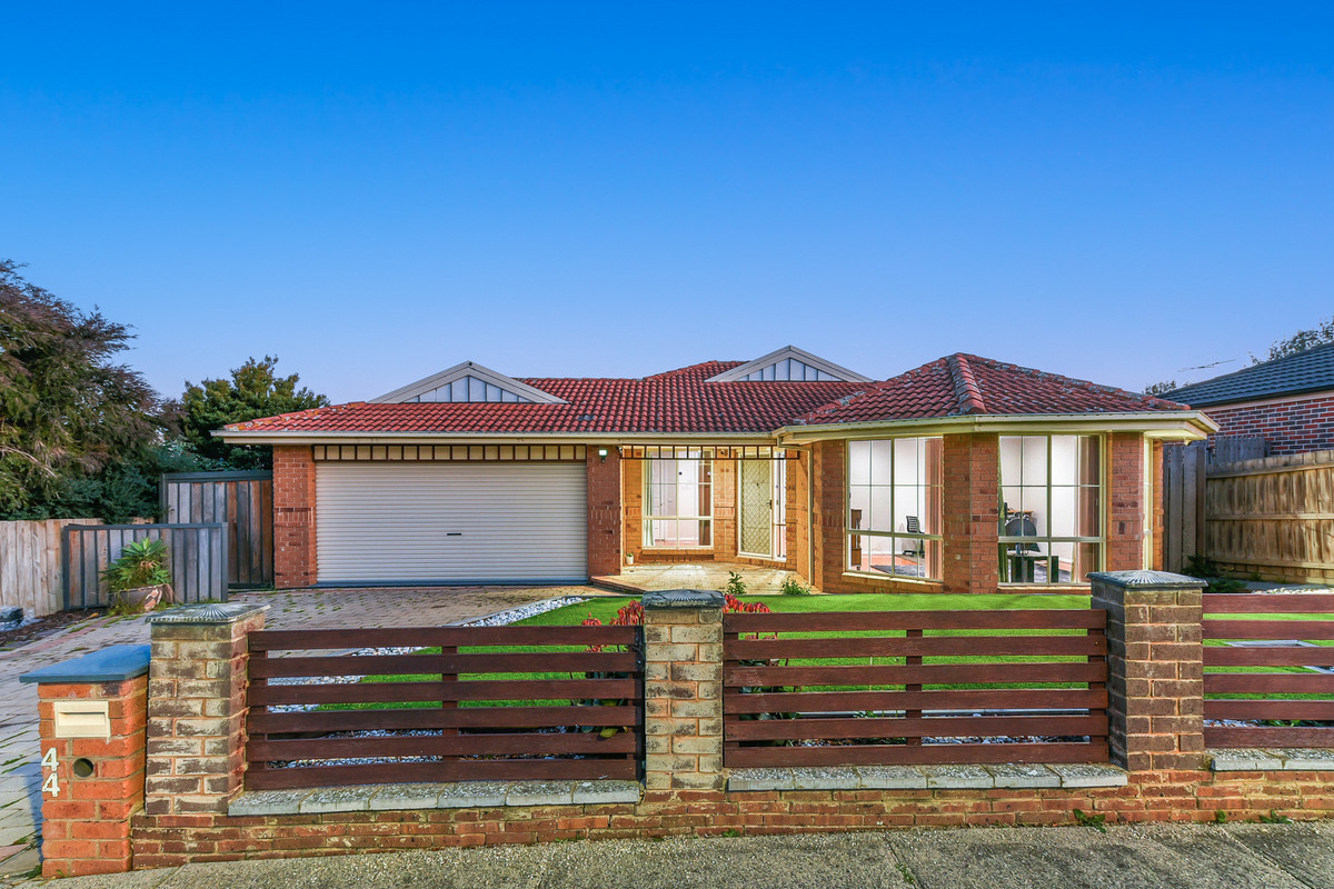 44 Earlsfield Drive, Berwick VIC 3806, Berwick - Thumbnail 2