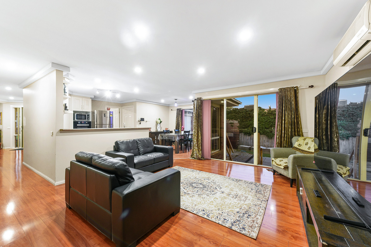 44 Earlsfield Drive, Berwick VIC 3806, Berwick - Thumbnail 4
