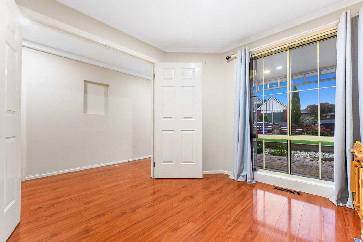 44 Earlsfield Drive, Berwick VIC 3806, Berwick - Thumbnail 6