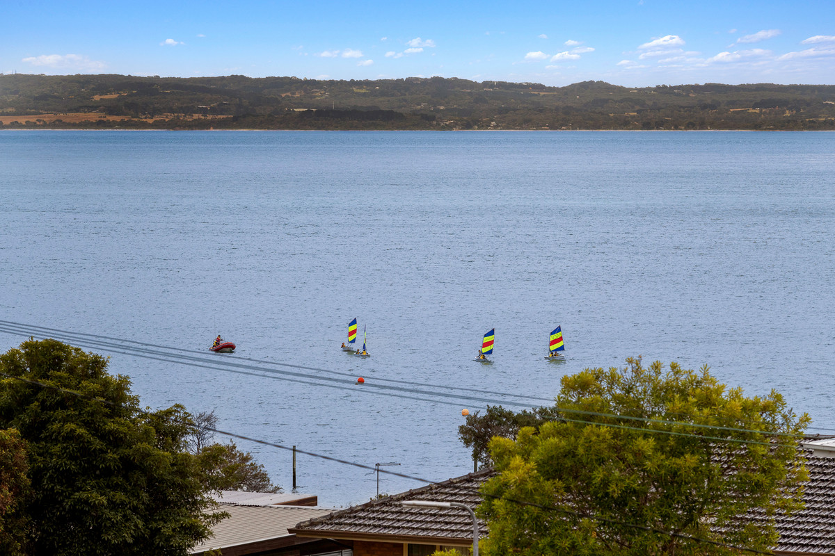 2 / 7 Walpole Street, Cowes VIC 3922, Cowes - Thumbnail 2