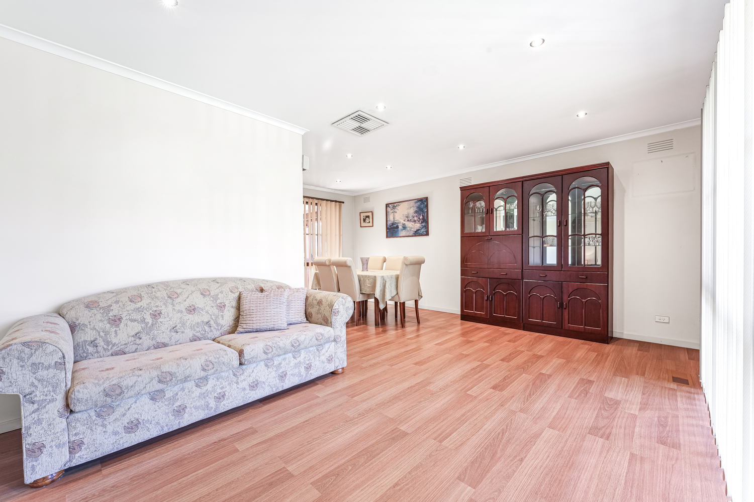 18 Mildura Crescent, Endeavour Hills VIC, Endeavour Hills - Thumbnail 2