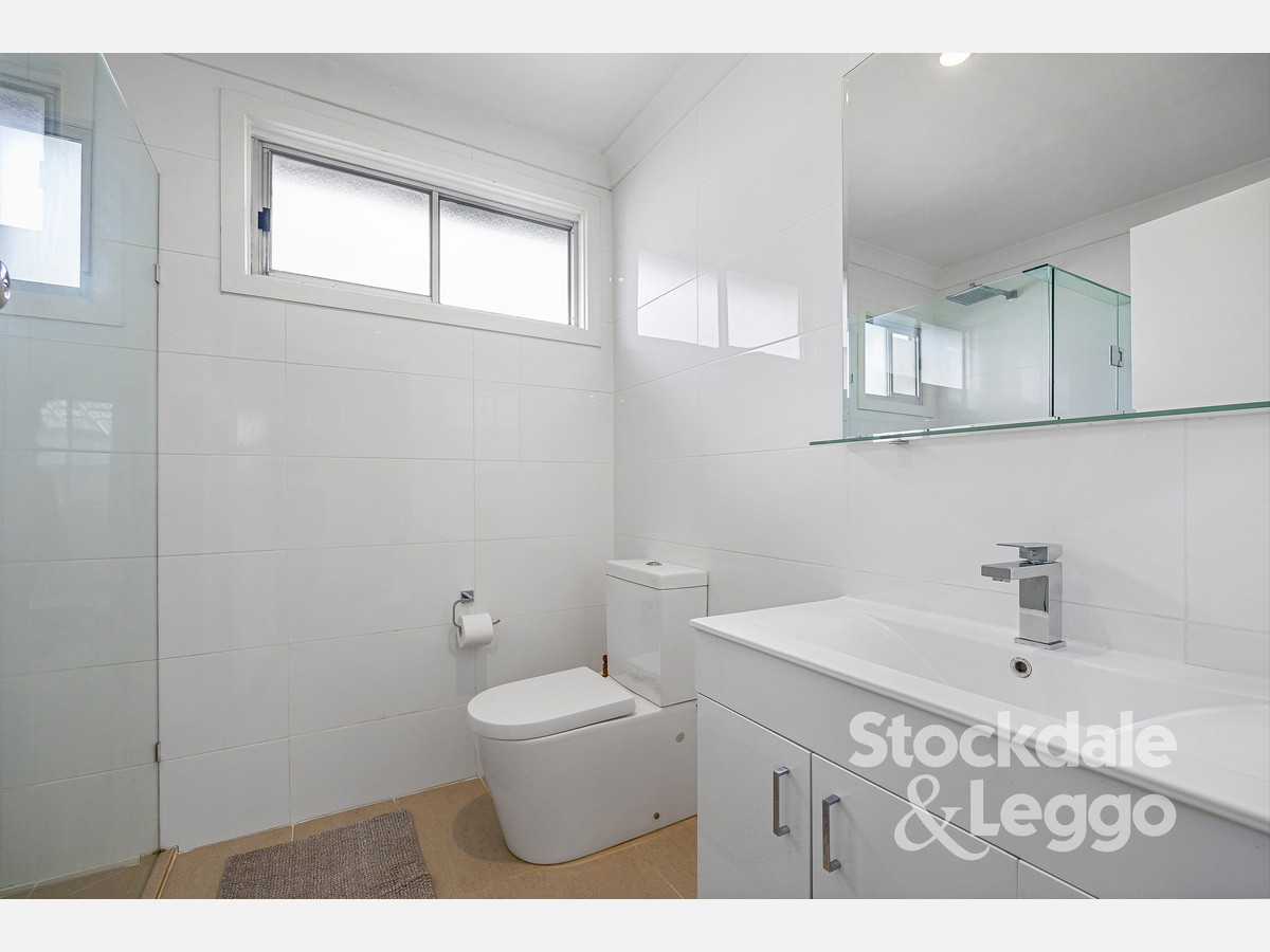 194 Eighth Avenue, Rosebud VIC 3939, Rosebud - Thumbnail 5