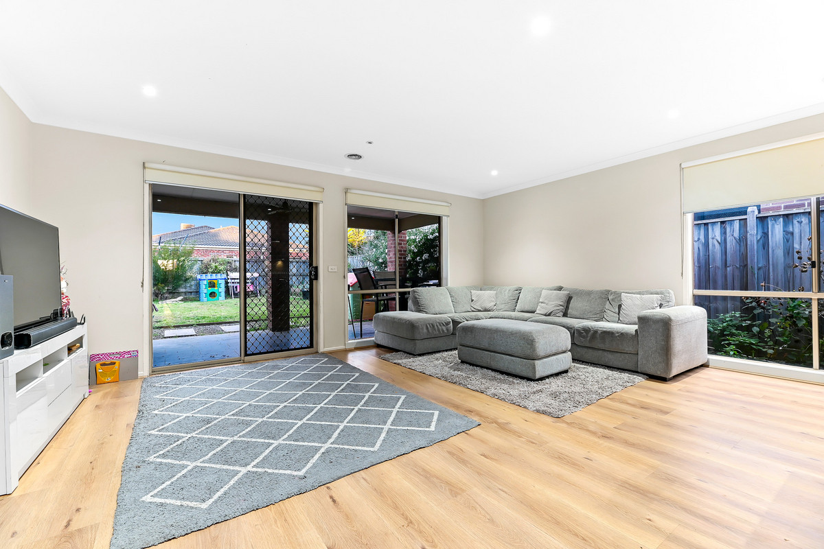 114 William Thwaites Boulevard, Cranbourne North VIC 3977, Cranbourne North - Thumbnail 3