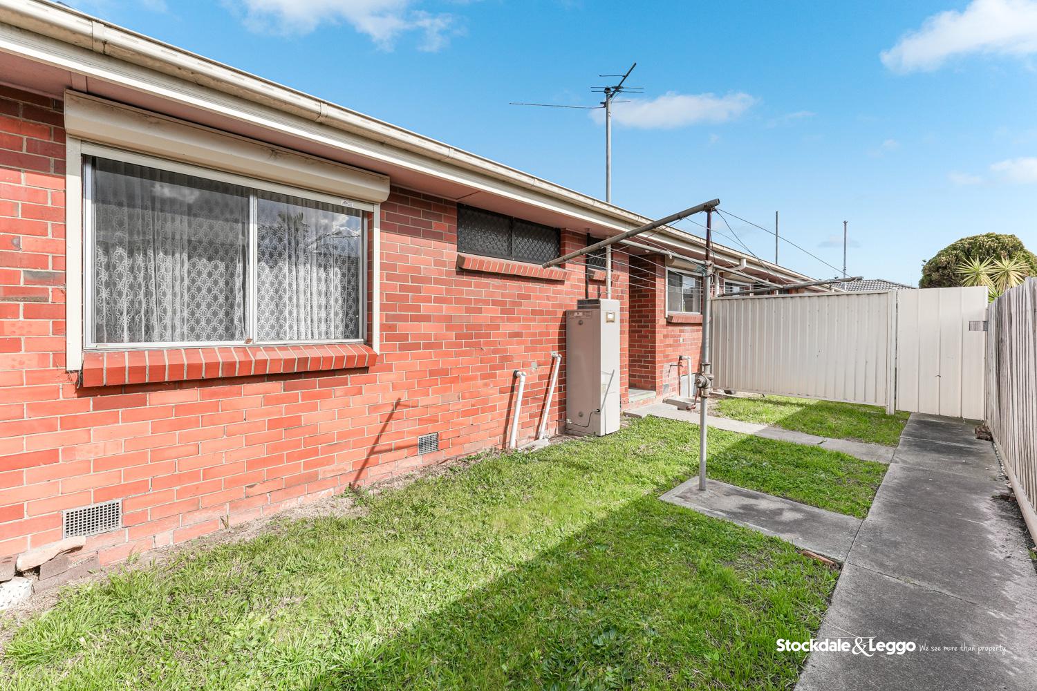 10 Benga Avenue, Dandenong VIC, Dandenong - Thumbnail 3