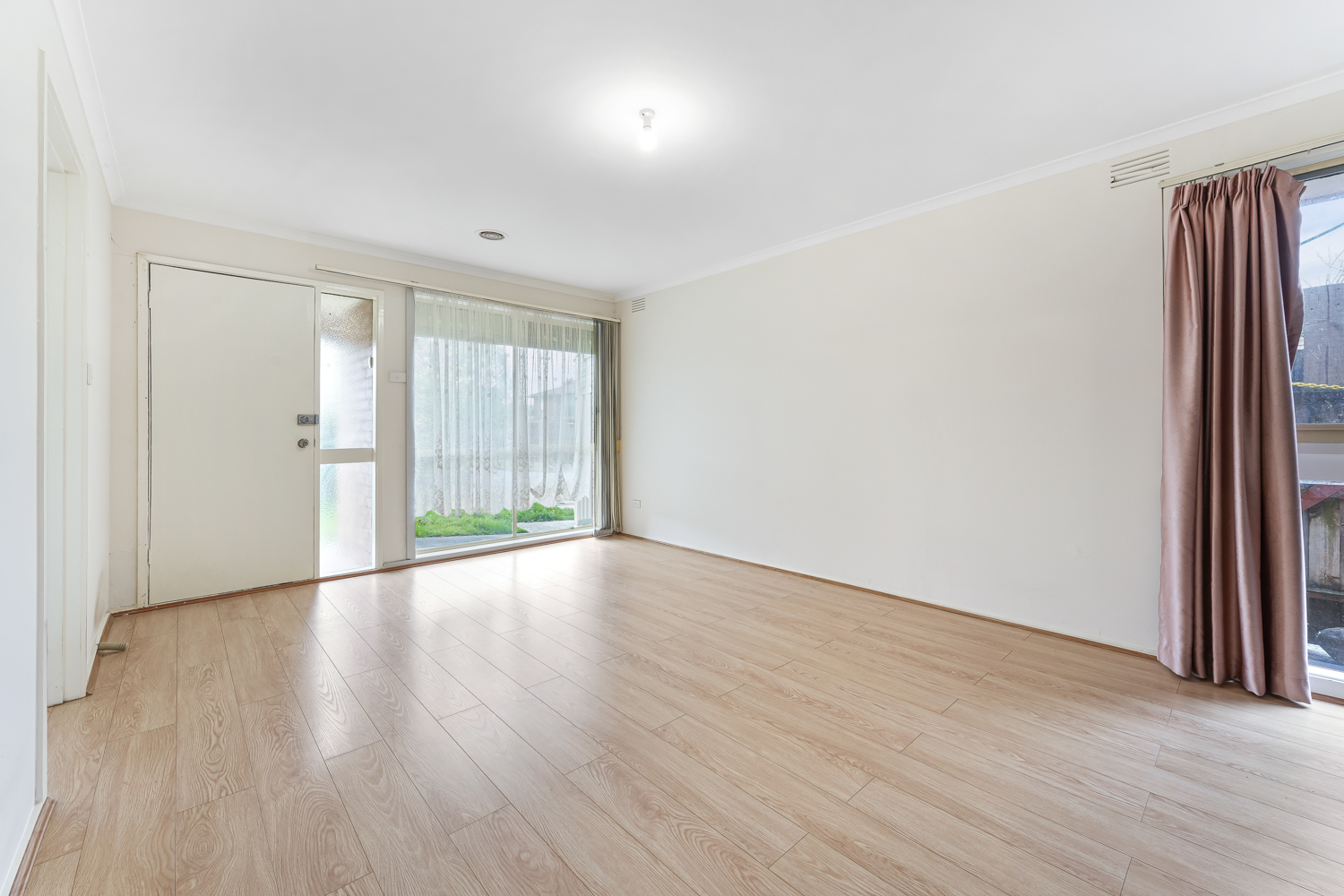 33 Primrose Hill Close, Endeavour Hills VIC, Endeavour Hills - Thumbnail 2