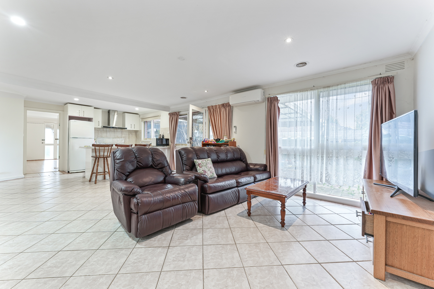 33 Primrose Hill Close, Endeavour Hills VIC, Endeavour Hills - Thumbnail 3