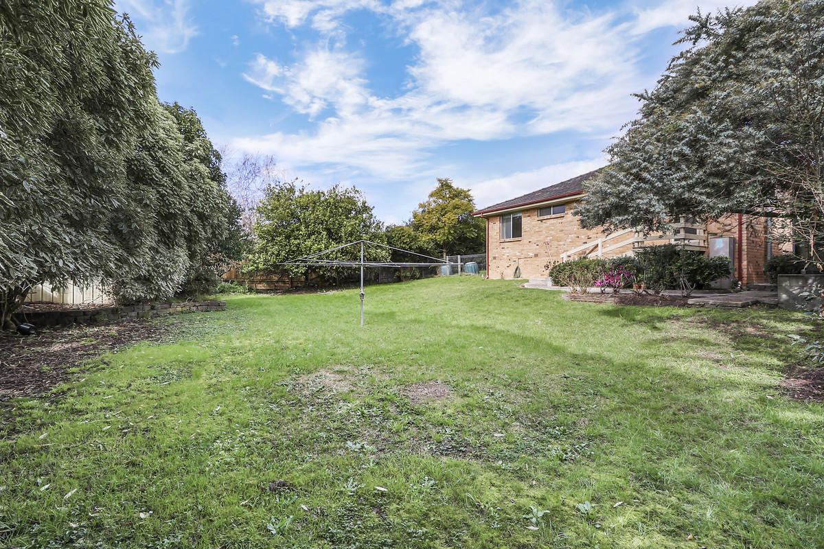 13 Larbert Road, Mooroolbark VIC 3138, Mooroolbark - Thumbnail 2