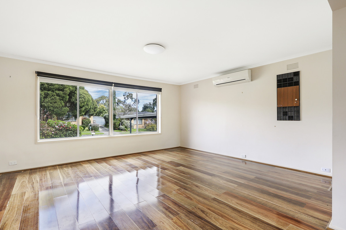 13 Larbert Road, Mooroolbark VIC 3138, Mooroolbark - Thumbnail 4