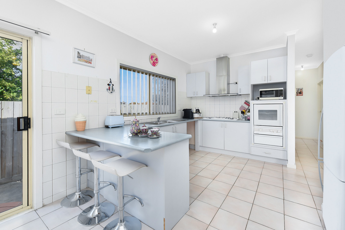 2 / 40 Melaleuca Drive, Clarinda VIC 3169, Clarinda - Thumbnail 2
