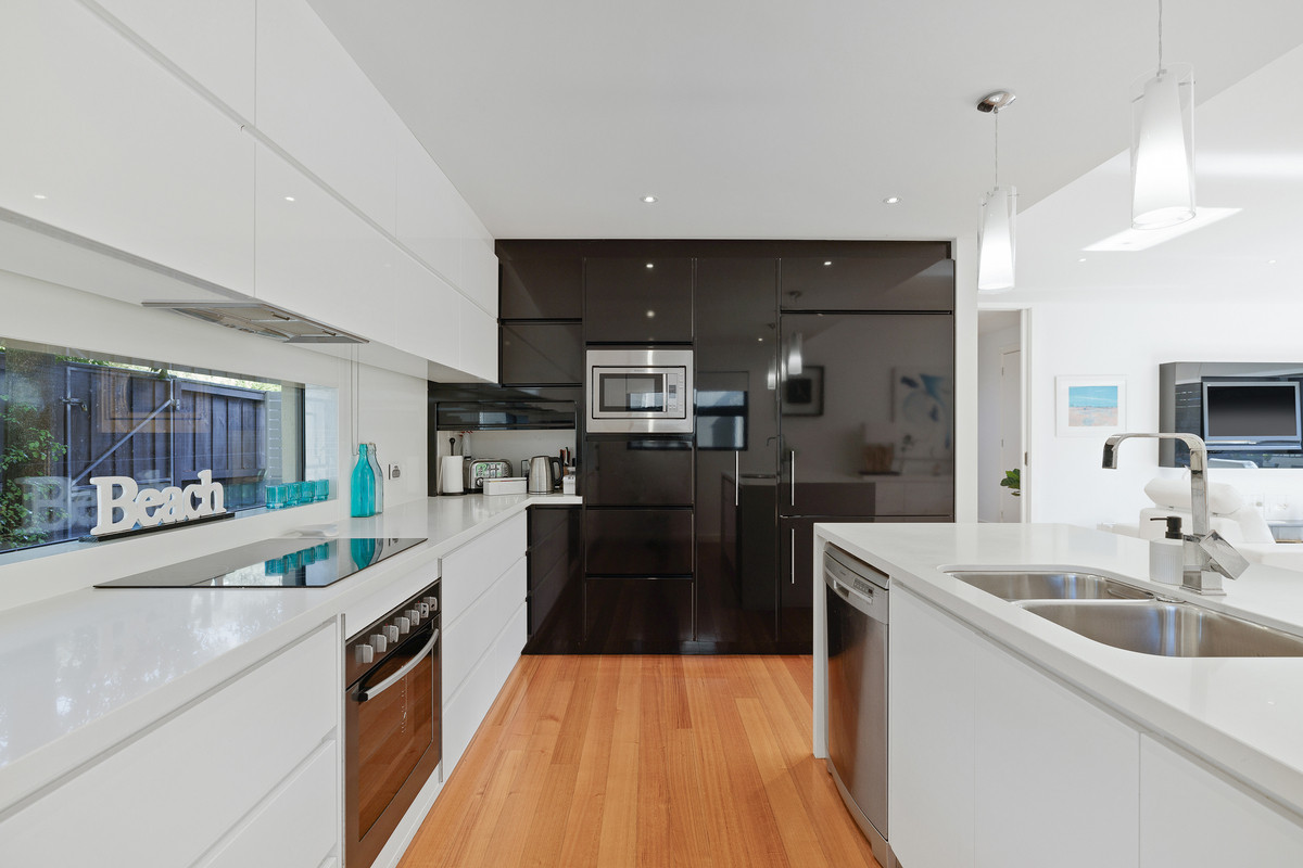 17 Rose Avenue, Cowes VIC 3922, Cowes - Thumbnail 3