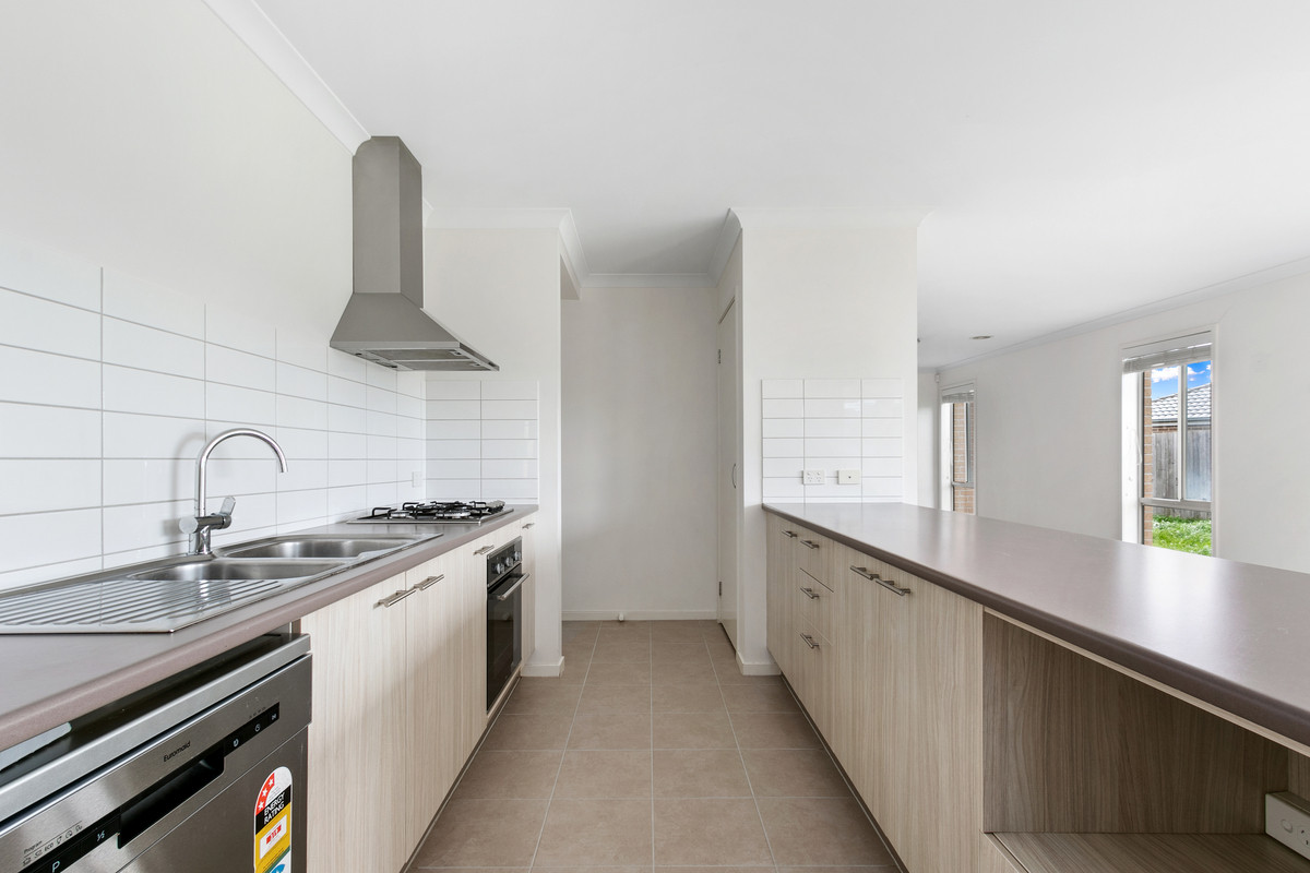 17 Graduation Place, Churchill VIC 3842, Churchill - Thumbnail 2