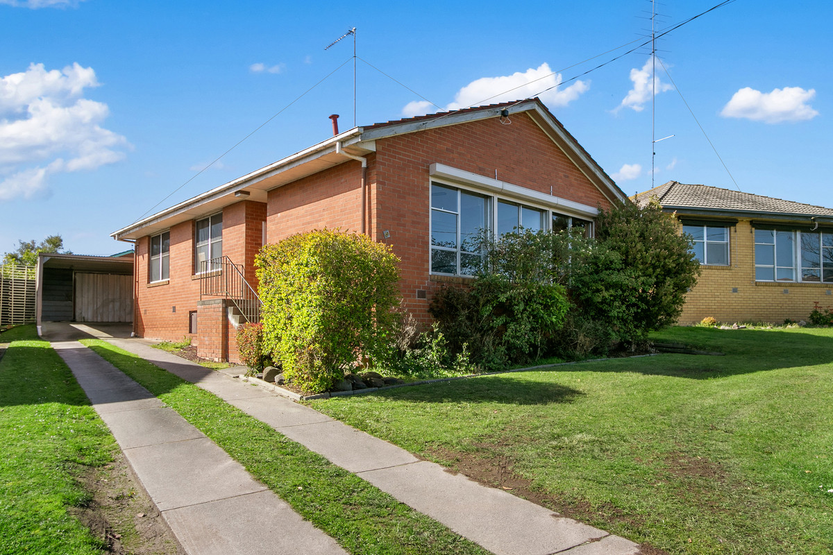 8 Firmin Road, Churchill VIC 3842, Churchill - Image 1