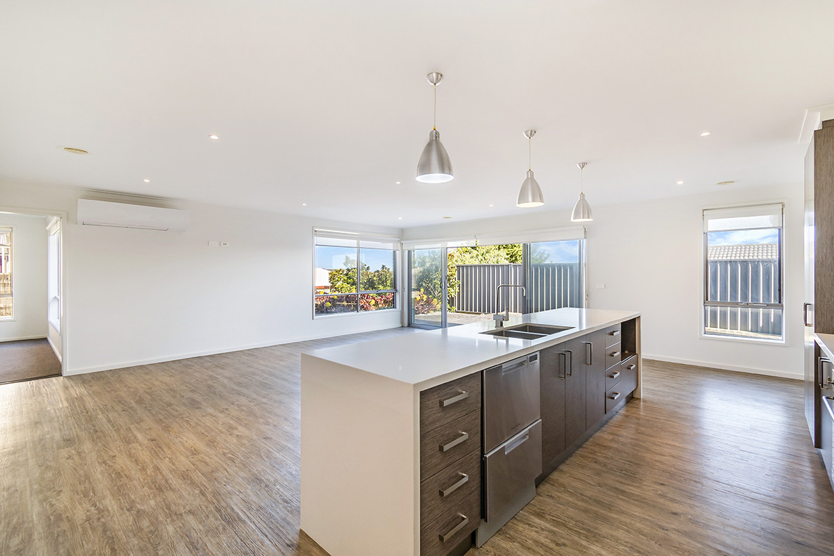 6 ASHLEE Drive, WARRNAMBOOL VIC 3280, Warrnambool - Thumbnail 3