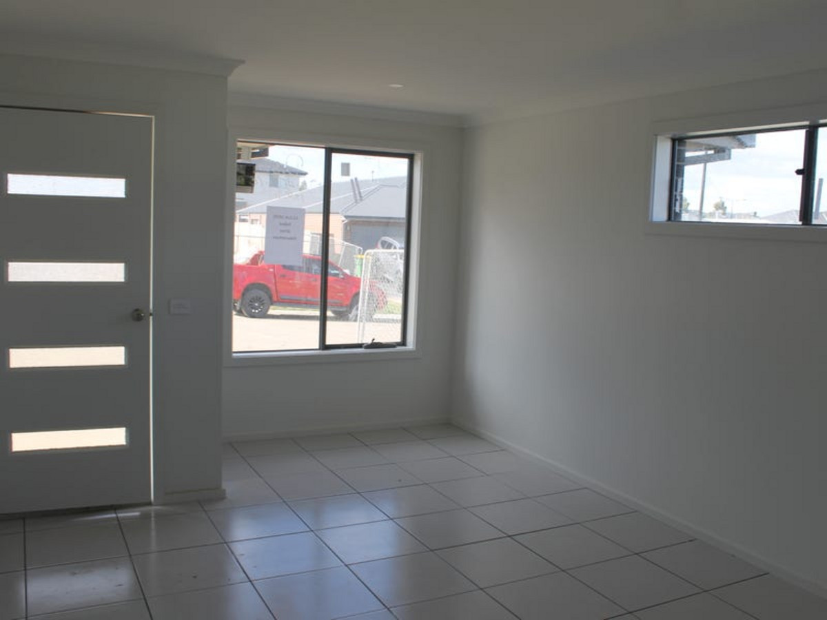 13 Talbot Drive, PAKENHAM VIC 3810, Pakenham - Thumbnail 4