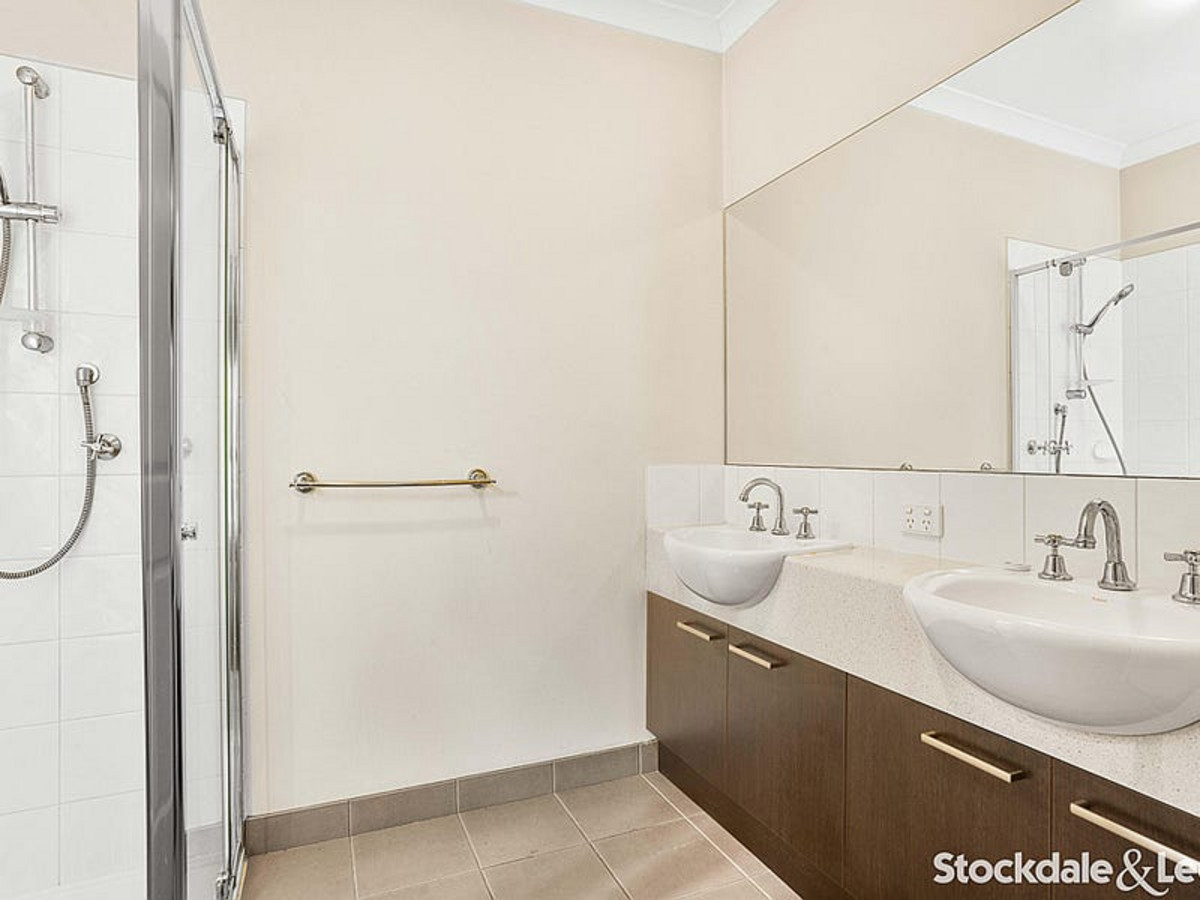 7 Kingsbarn Court, CRANBOURNE VIC 3977, Cranbourne - Thumbnail 3