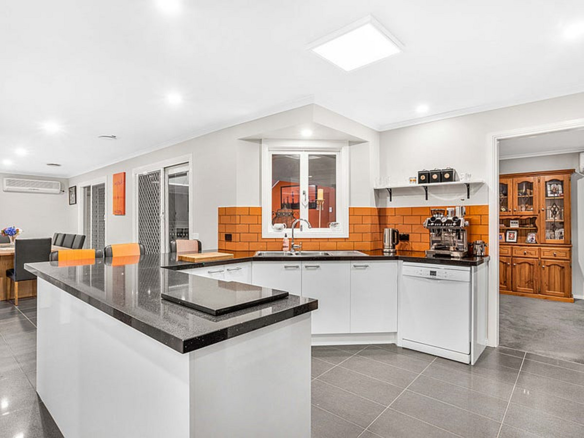 29 Balmoral Way, PAKENHAM VIC 3810, Pakenham - Thumbnail 6