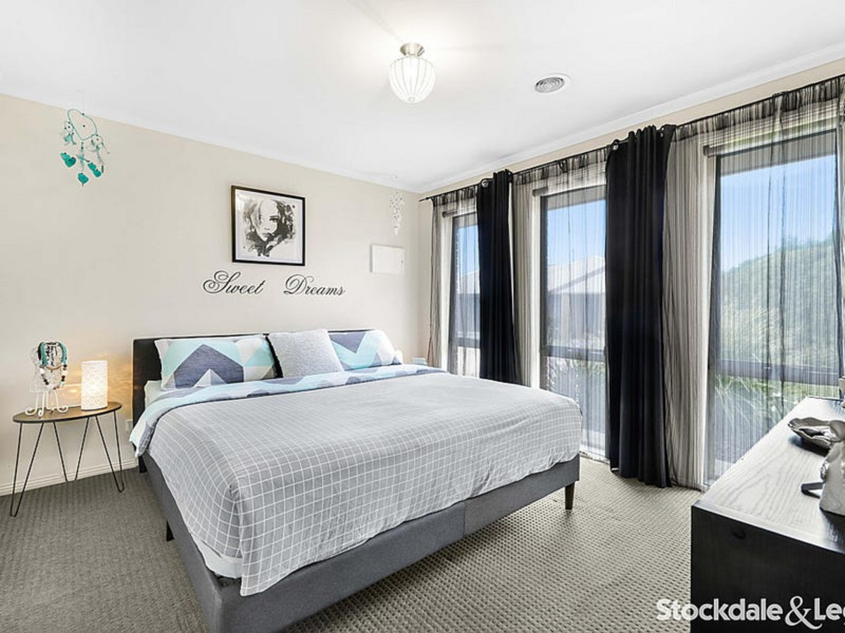 3 / 55 Sandalwood Drive, PAKENHAM VIC 3810, Pakenham - Thumbnail 2