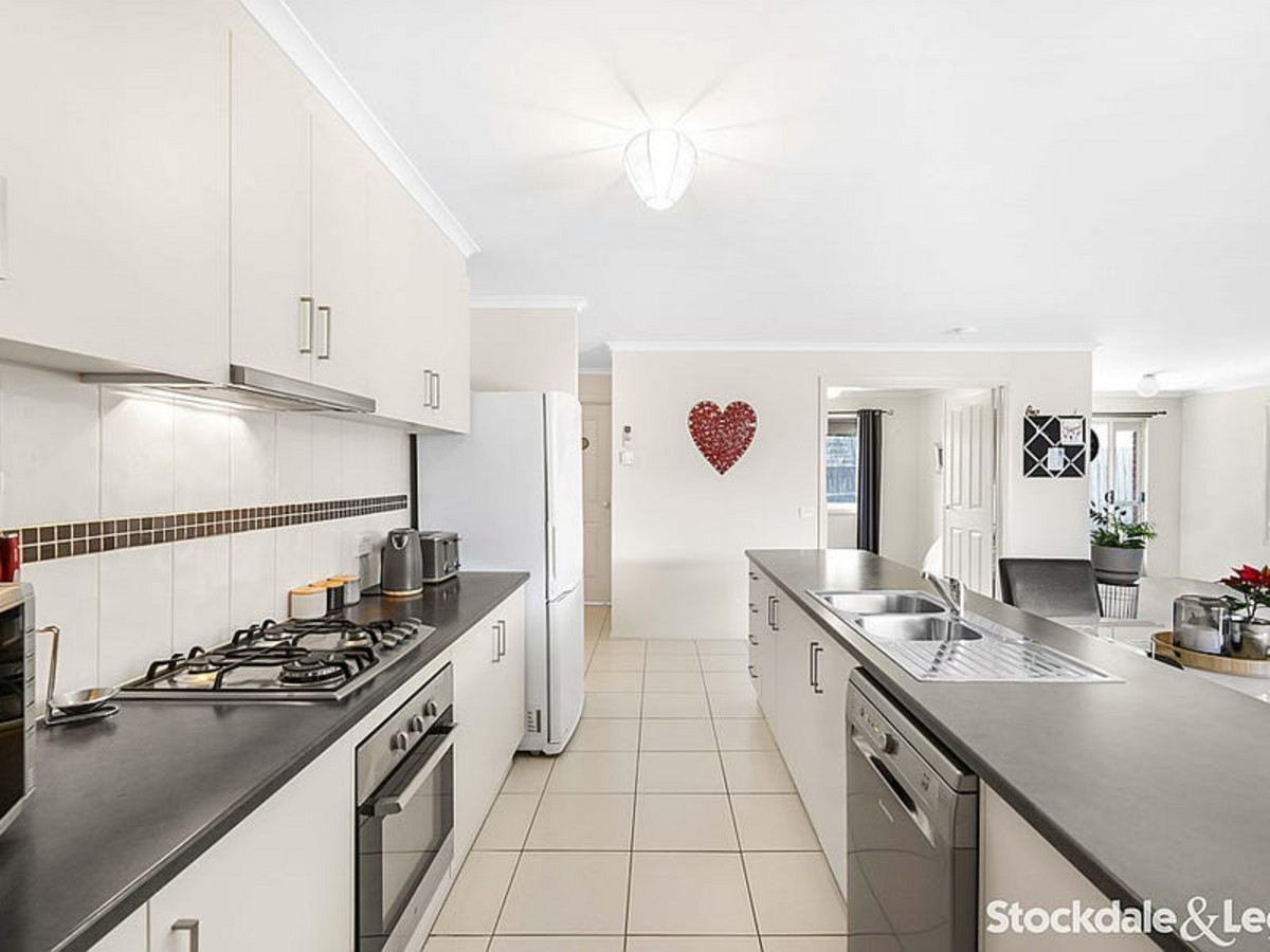 3 / 55 Sandalwood Drive, PAKENHAM VIC 3810, Pakenham - Thumbnail 6