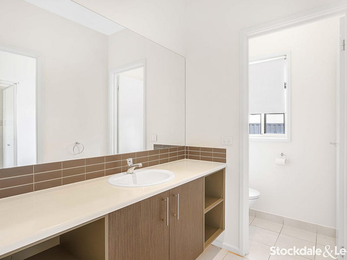 32 Wild Cherry Avenue, PAKENHAM VIC 3810, Pakenham - Thumbnail 8