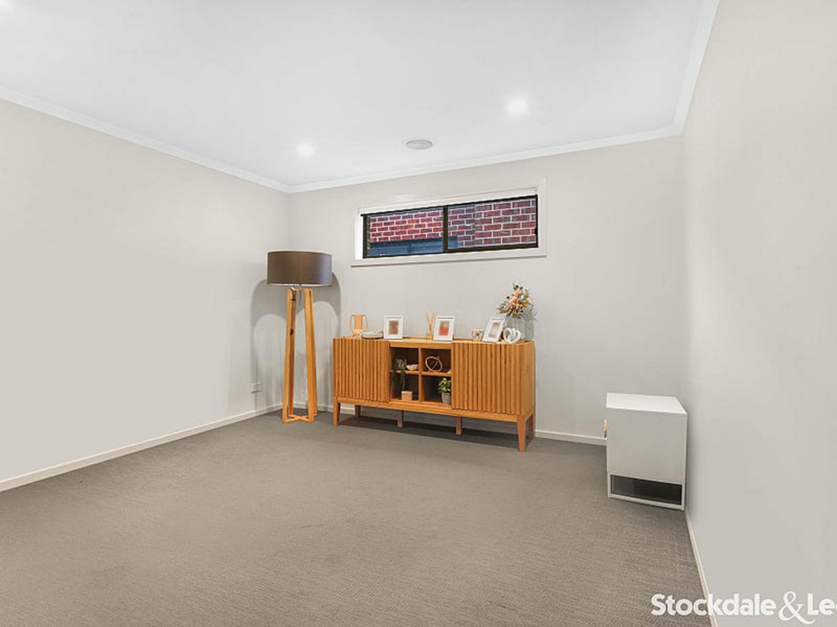 27 Copper Beech Road, BEACONSFIELD VIC 3807, Beaconsfield - Thumbnail 4