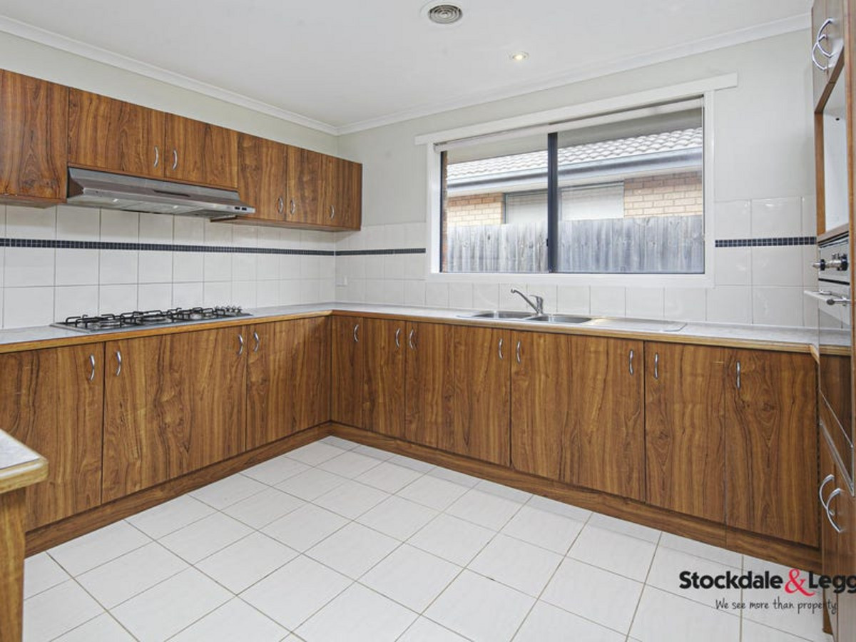 5 Nirringa Drive, HAMPTON PARK VIC 3976, Hampton Park - Thumbnail 2