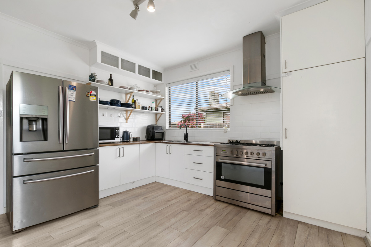 18 Alexander Avenue, Moe VIC 3825, Moe - Thumbnail 2