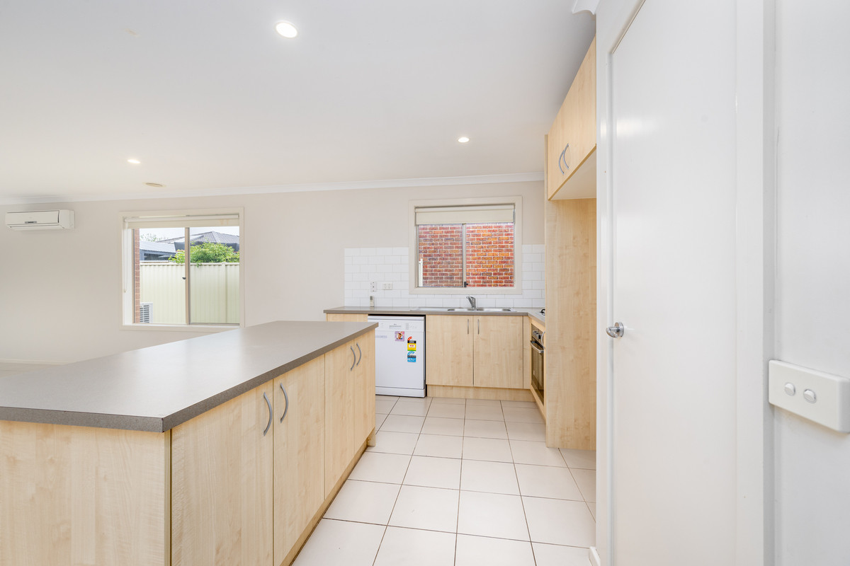 14 Sherwood Court, SHEPPARTON NORTH VIC 3631, Shepparton North - Thumbnail 2