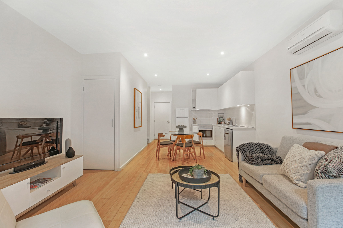 24 Waxflower Crescent, BUNDOORA VIC 3083, Bundoora - Thumbnail 2