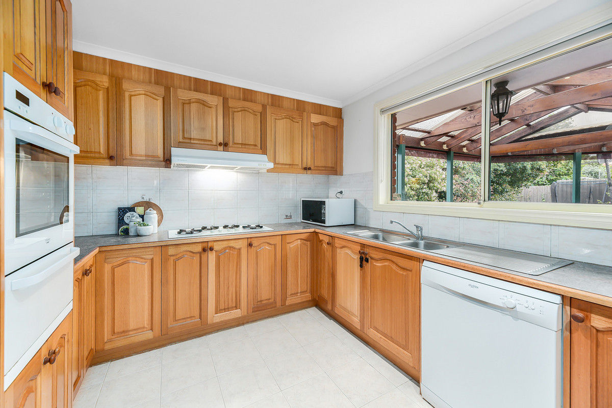 12 Tarcoola Drive, Narre Warren VIC 3805, Narre Warren - Thumbnail 2