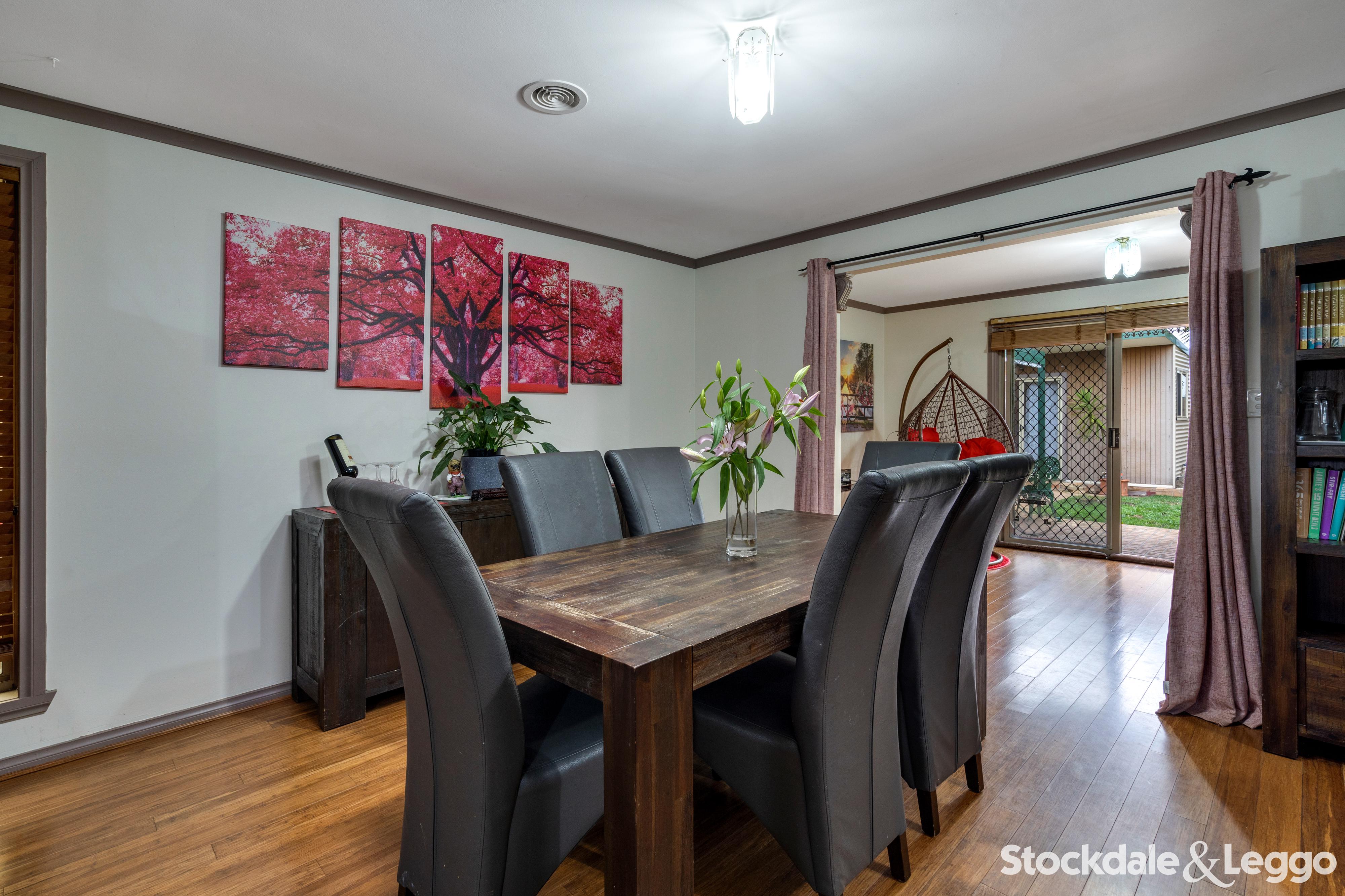 52 Rearden Crescent, Roxburgh Park VIC, Roxburgh Park - Thumbnail 3