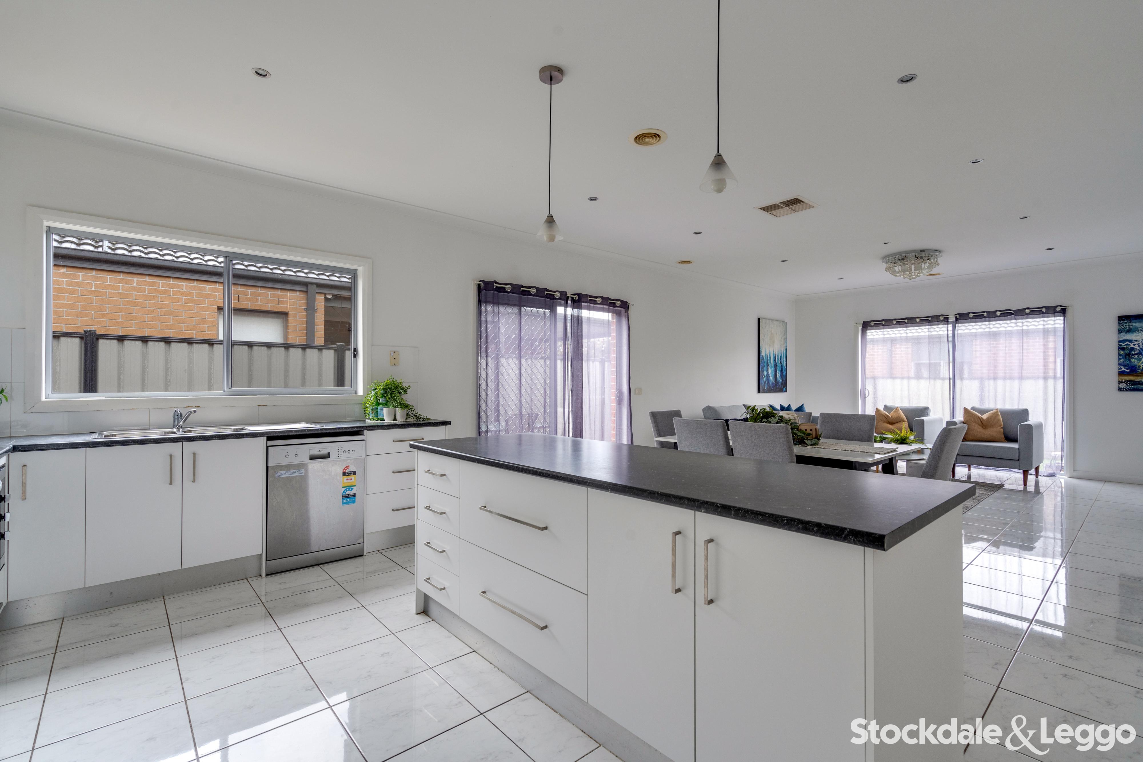 477 Grand Boulevard, Craigieburn VIC, Craigieburn - Thumbnail 5