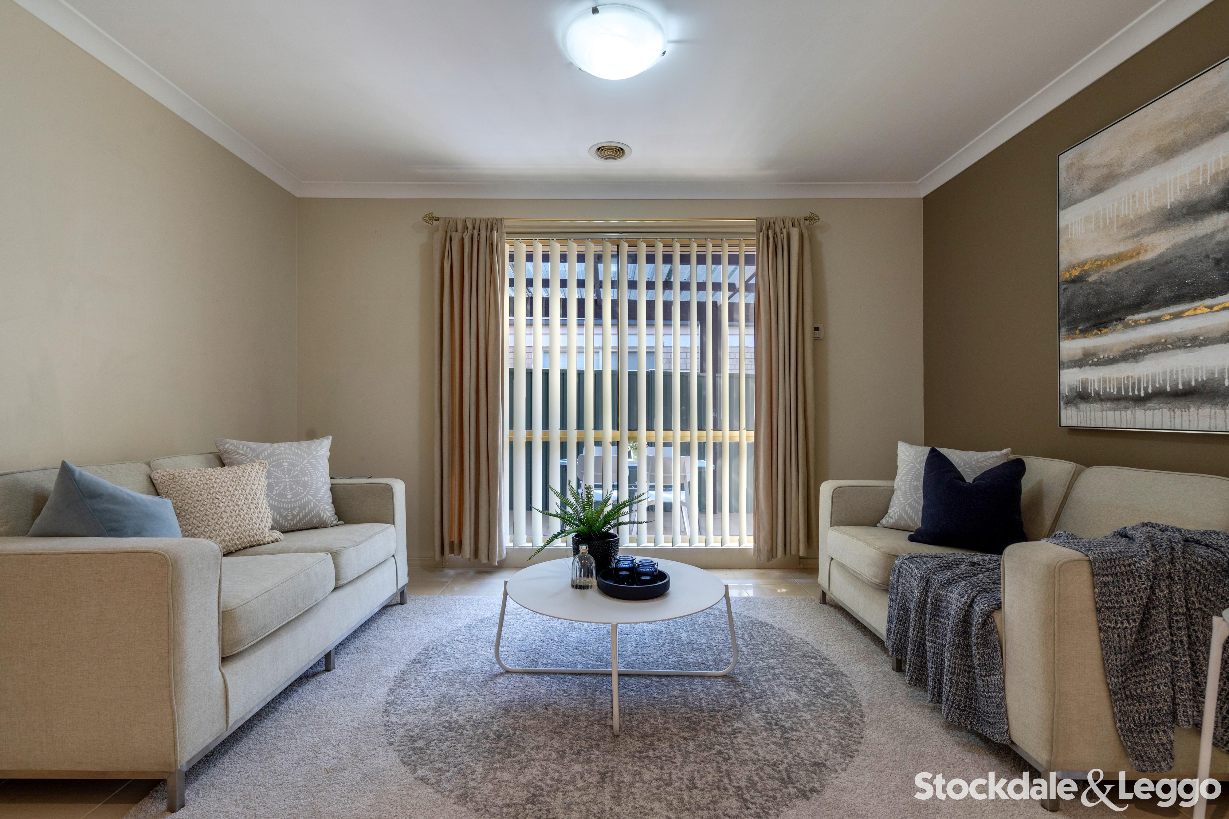 17 Fawkner Lane, Craigieburn VIC, Craigieburn - Thumbnail 2