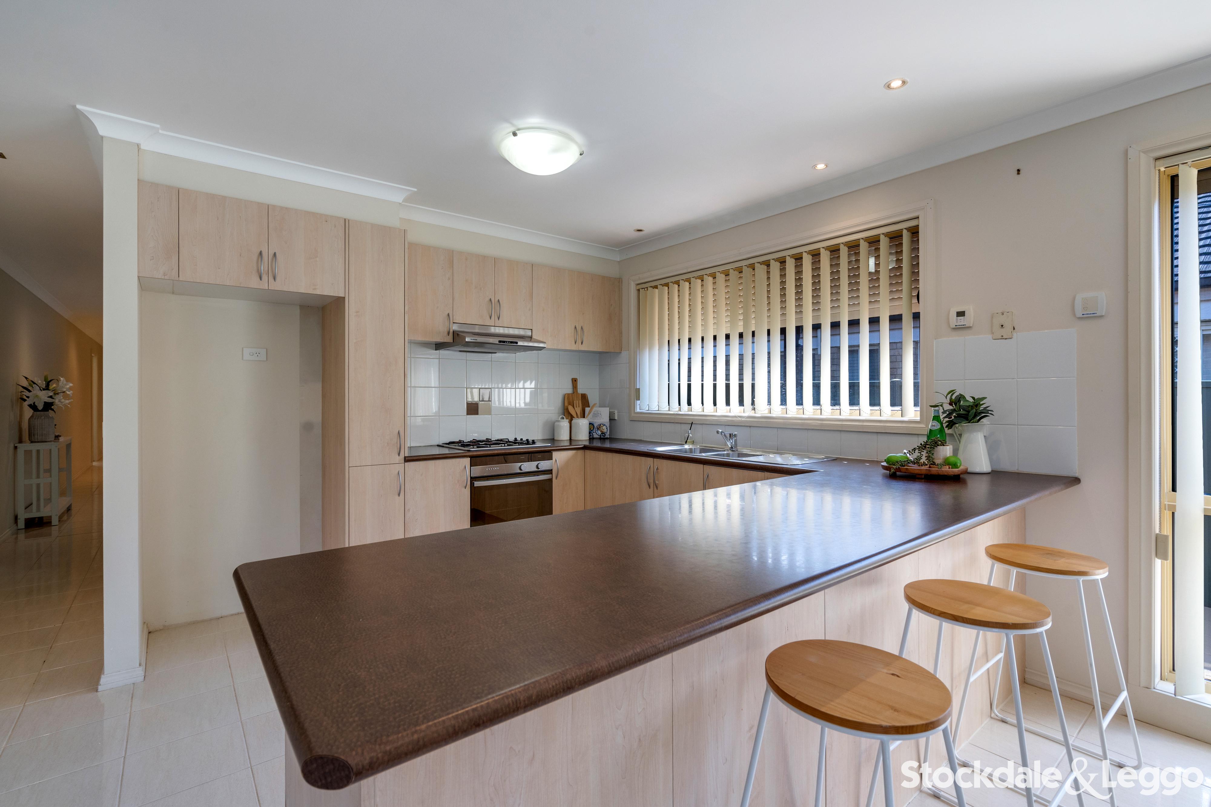 17 Fawkner Lane, Craigieburn VIC, Craigieburn - Thumbnail 3