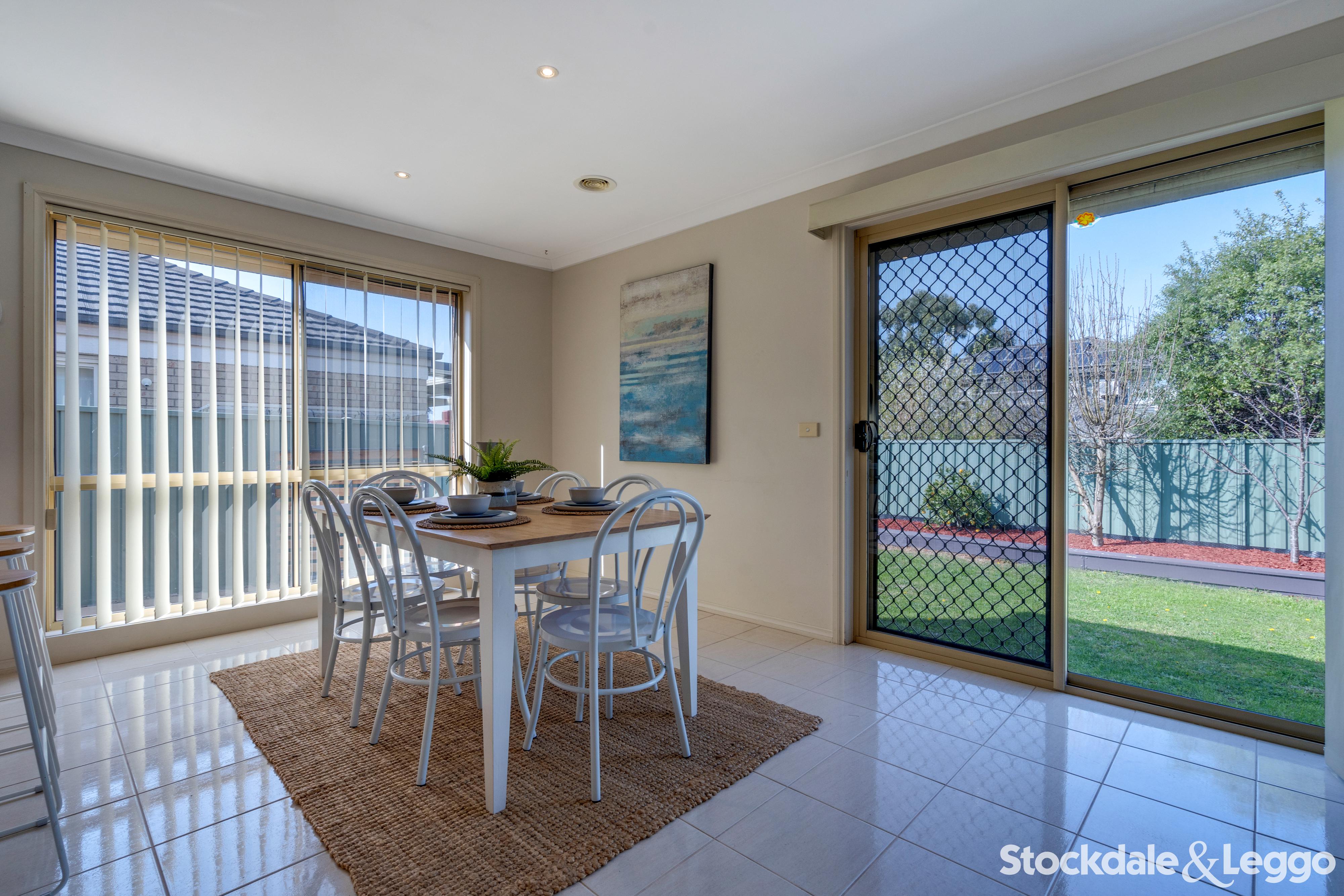 17 Fawkner Lane, Craigieburn VIC, Craigieburn - Thumbnail 5
