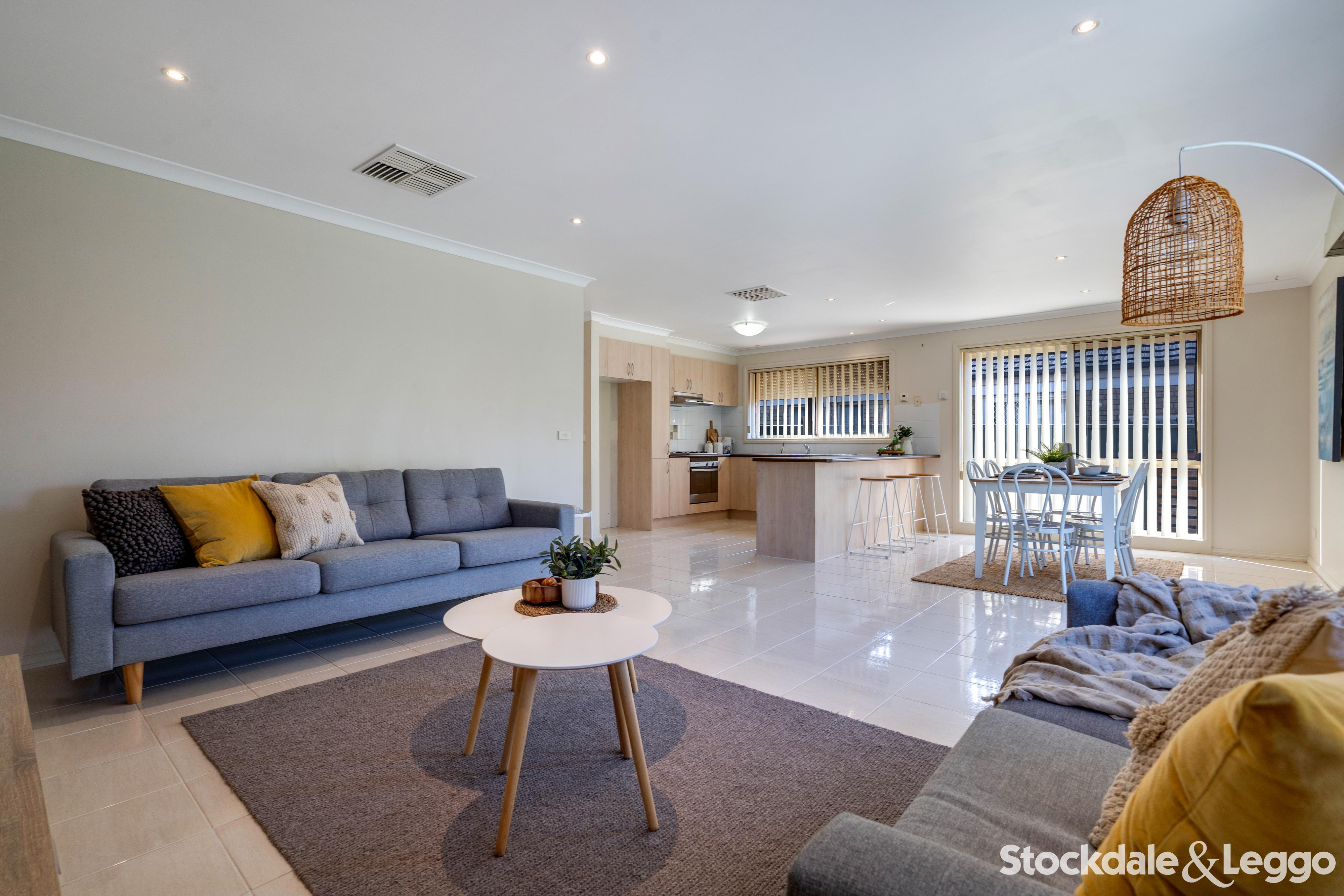 17 Fawkner Lane, Craigieburn VIC, Craigieburn - Thumbnail 6
