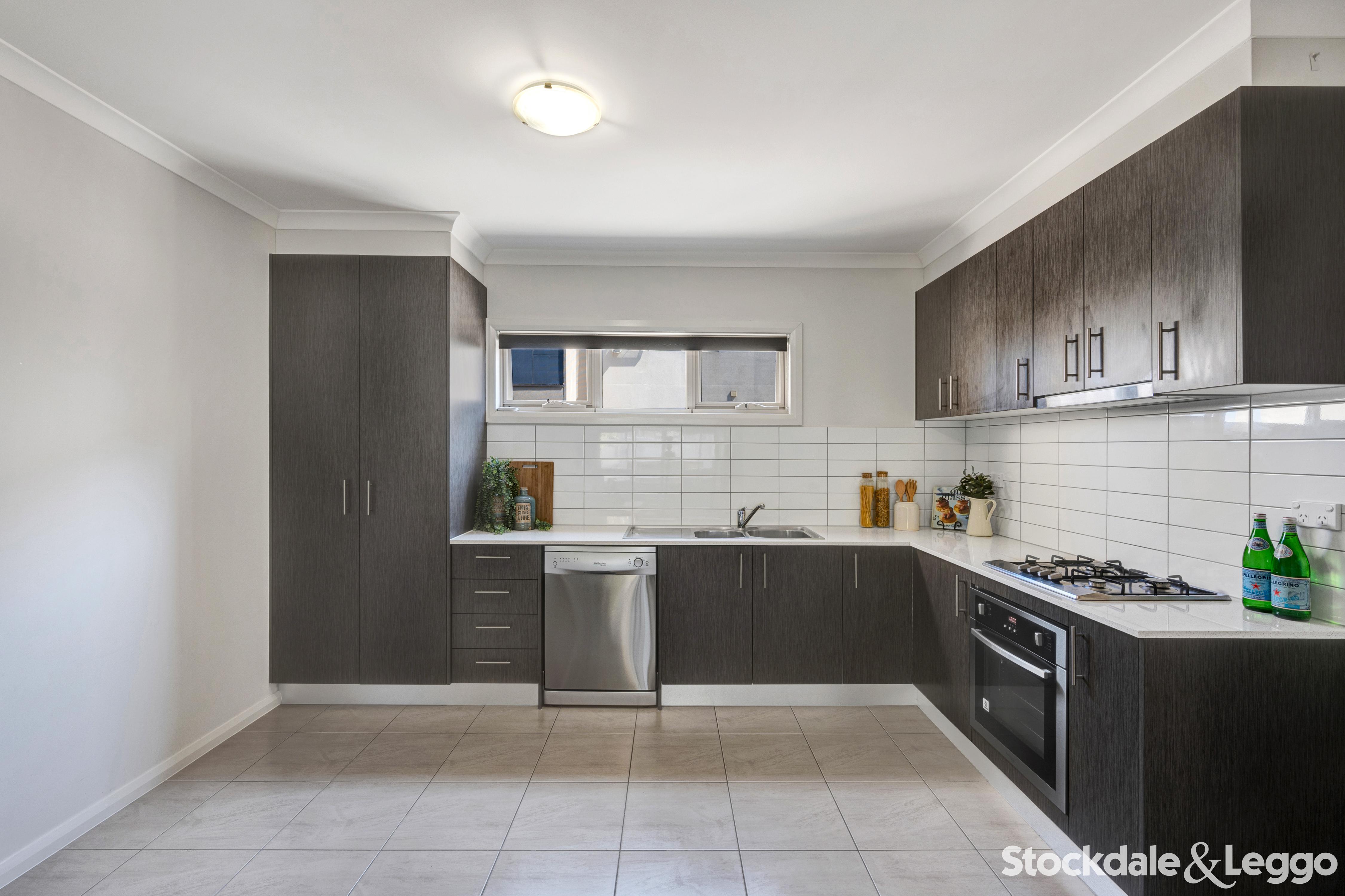 34 Annecy Lane, Pakenham VIC, Pakenham - Thumbnail 4