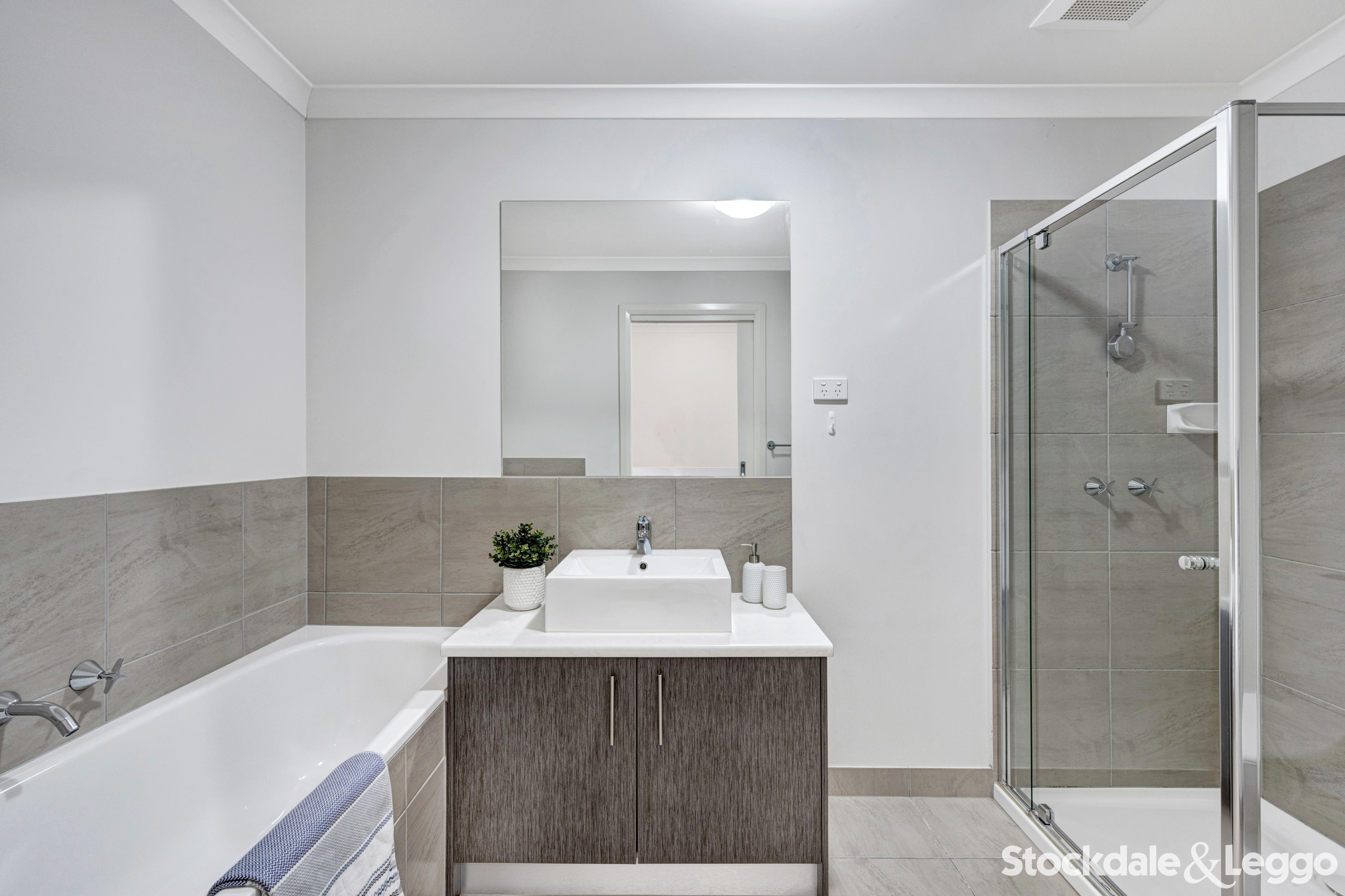 34 Annecy Lane, Pakenham VIC, Pakenham - Thumbnail 6