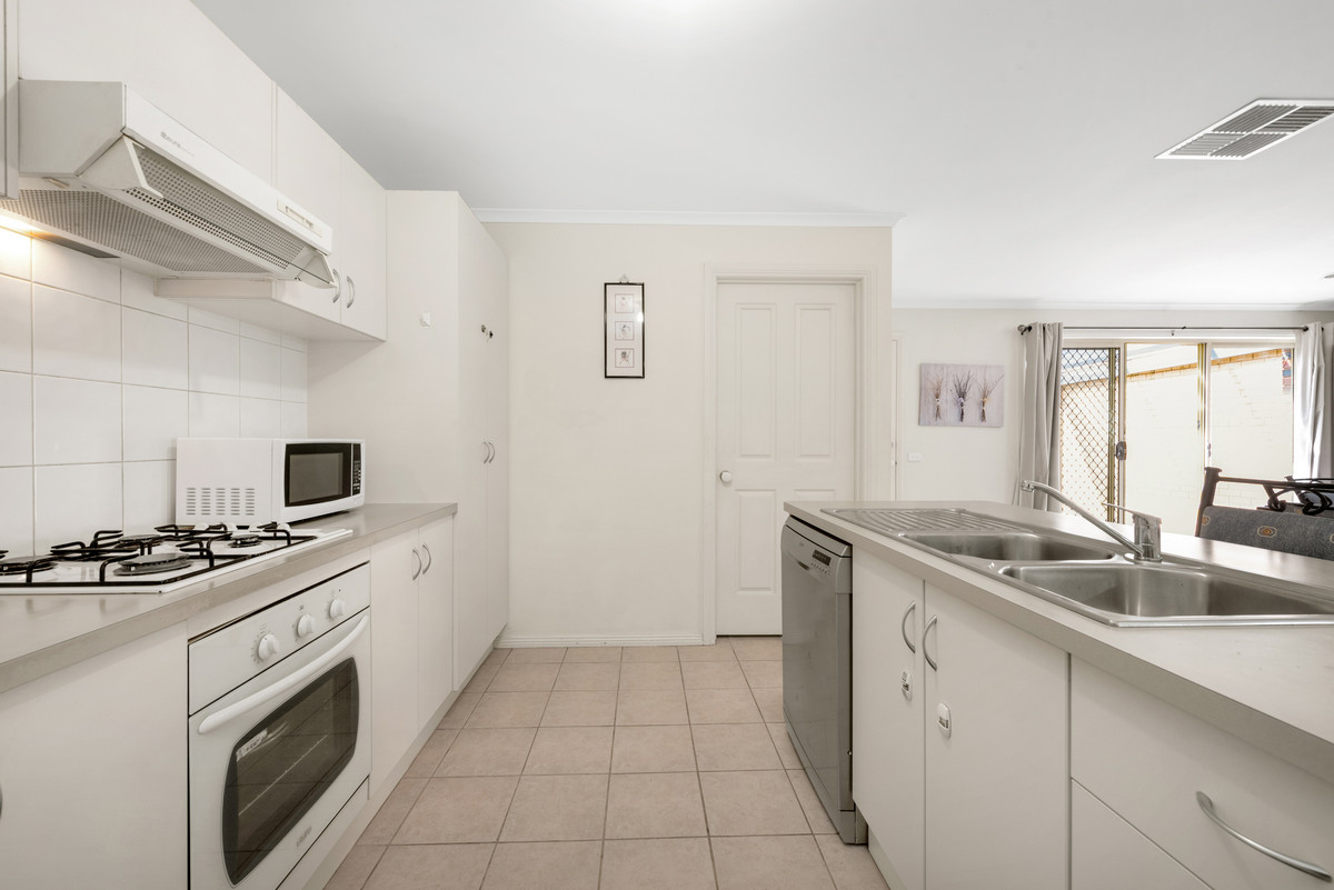 68 Majestic Boulevard, Cranbourne VIC 3977, Cranbourne - Thumbnail 2