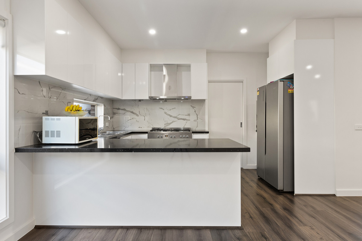 17 Hill View Crescent, Ferntree Gully VIC 3156, Ferntree Gully - Thumbnail 4