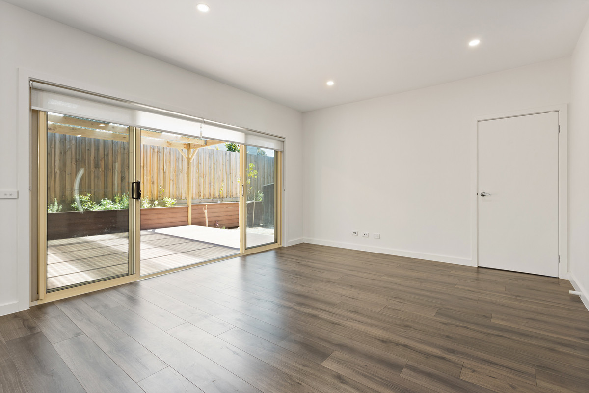 17 Hill View Crescent, Ferntree Gully VIC 3156, Ferntree Gully - Thumbnail 6