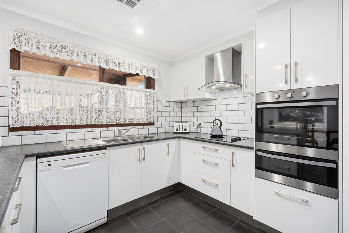 4 Campbell Street, Toongabbie VIC 3856, Toongabbie - Thumbnail 8