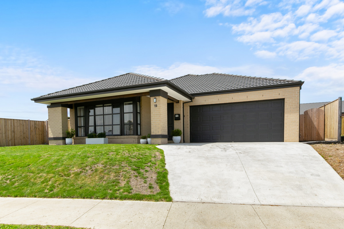 19 Meridian Drive, Traralgon VIC 3844, Traralgon - Thumbnail 2