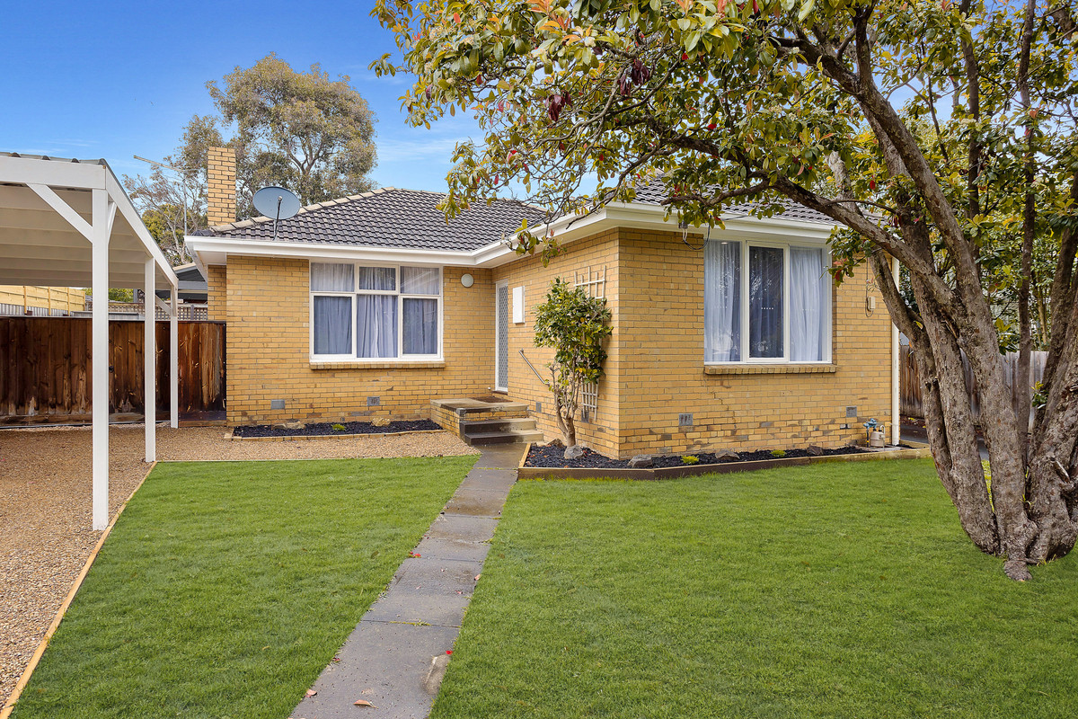 1 / 68 Linda Crescent, Ferntree Gully VIC 3156, Ferntree Gully - Thumbnail 2